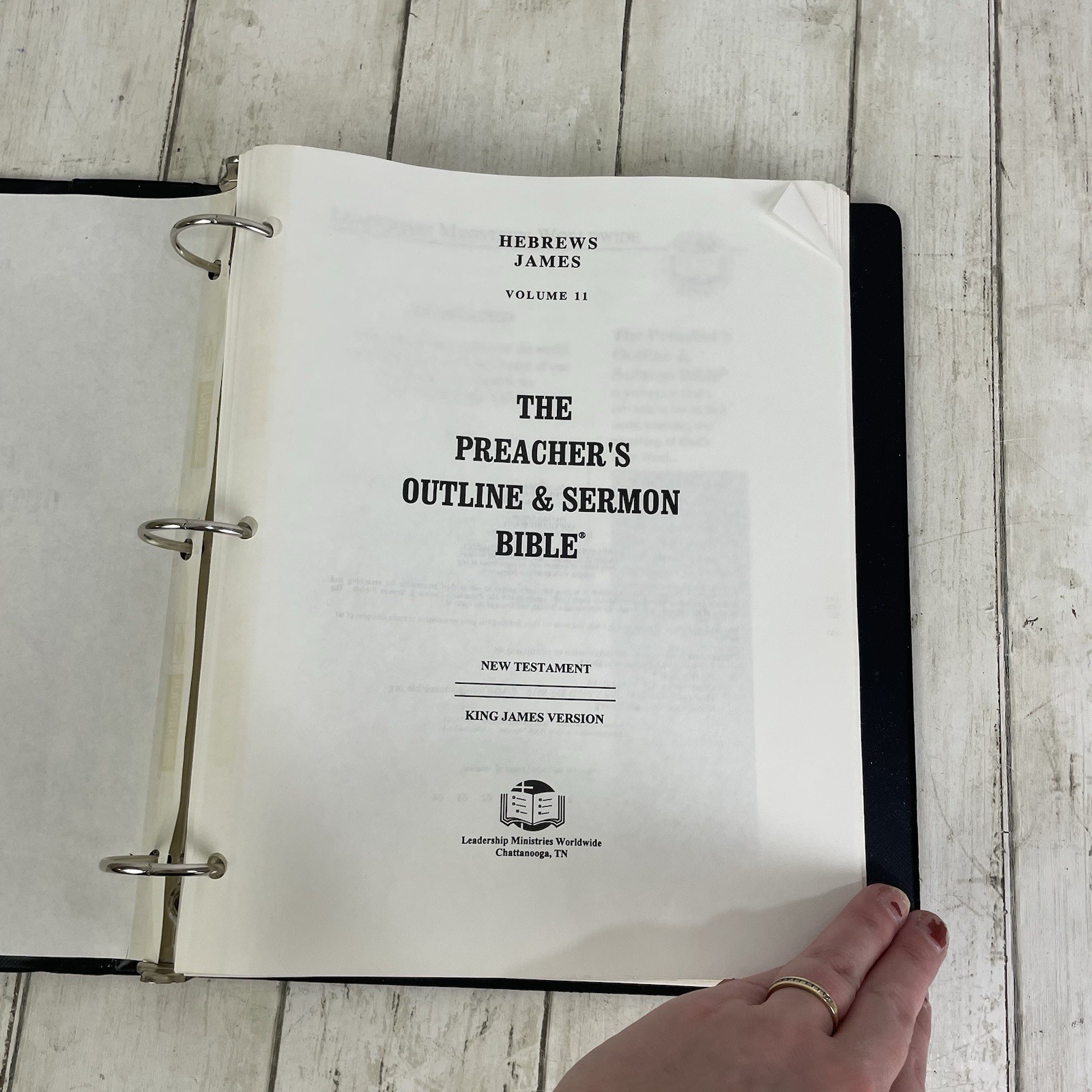Preacher’s Outline & Sermon Bible KJV 3-Ring Binder – Hebrews & James Vol 2