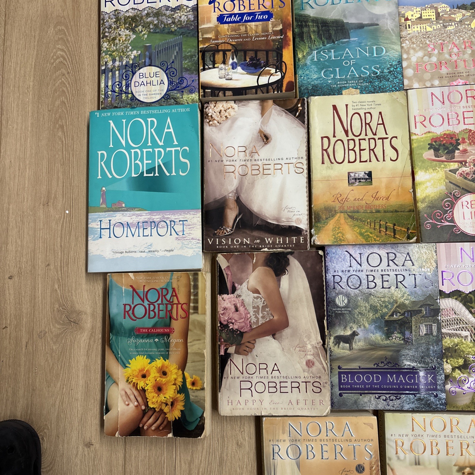 Lot of 32- Nora Roberts – Mass Paperback And Hardcover. HUGE LOT. Good-COLLECTOR