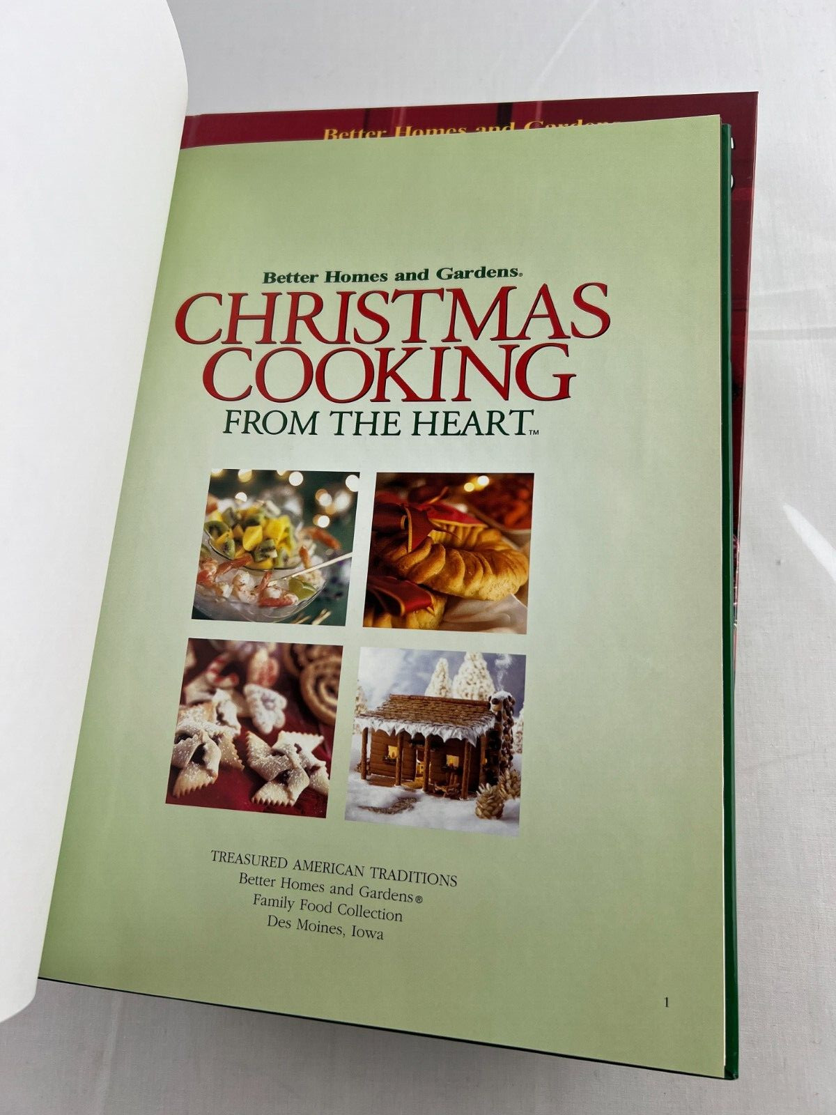 Lot Of 4 Better Homes and Gardens Hardcovers ChristmasTheme Crafts and Cookbook