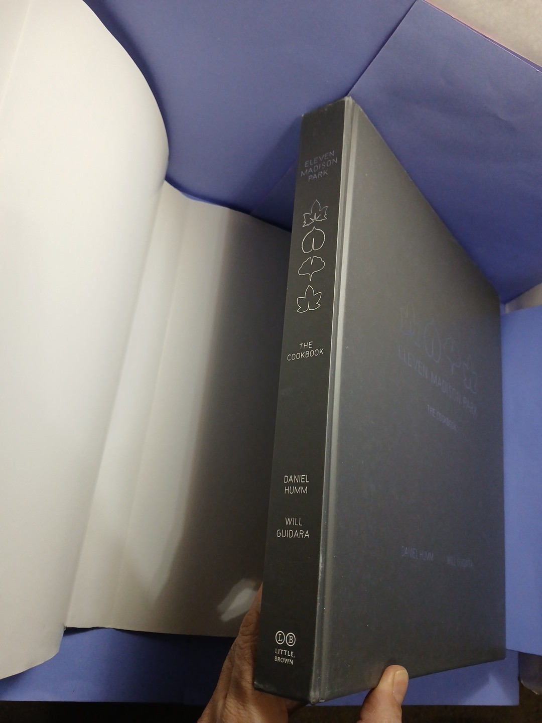 Eleven Madison Park The Cookbook by Daniel Humm & Will Guidara (2011, Hardcover)