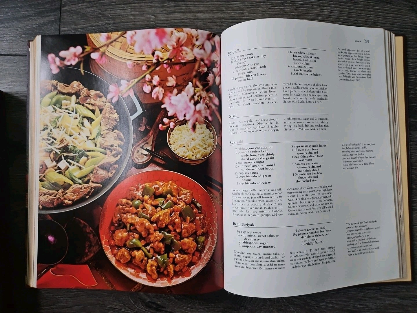 Heritage Cook Book Better Homes and Gardens 1975 Hardcover + Slipcover Gold Page