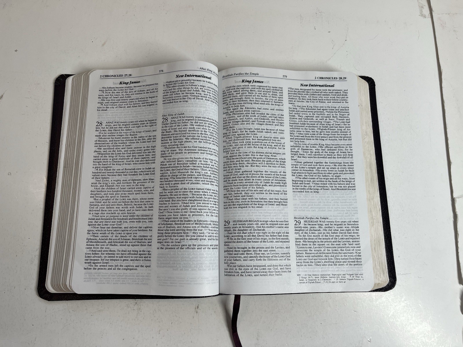 Zondervan 1985 NIV/KJV Parallel Bible Burgundy Bonded Leather (1984 NIV Text)