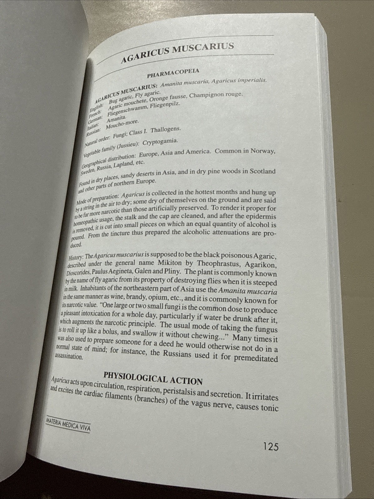 Materia Medica Viva George Vithoulkas 1992 Vol 1 Classical Homeopathy Signed HB