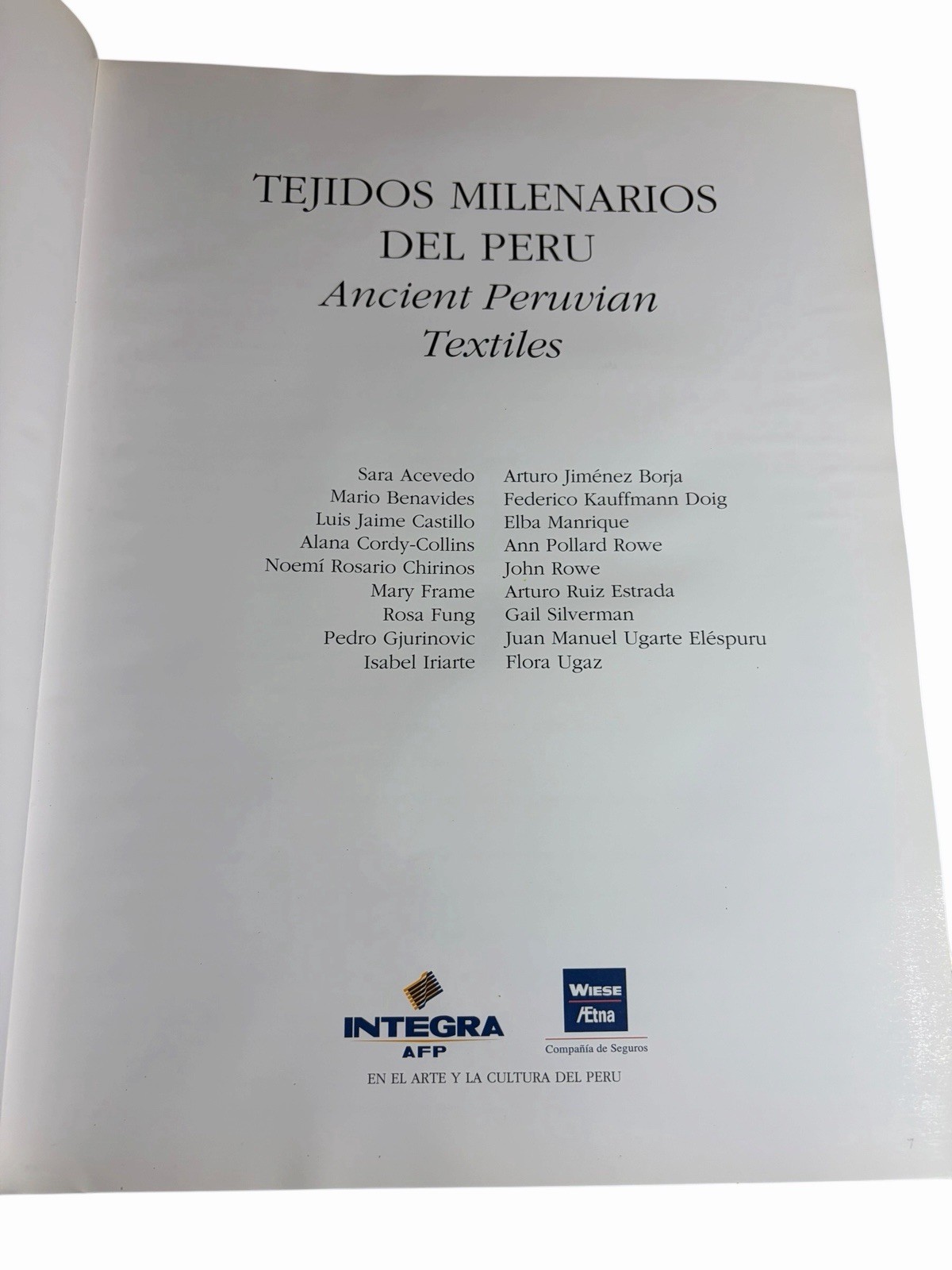Tejidos Milenarios del Peru Ancient Peruvian Textiles 1999 HC DJ Folio