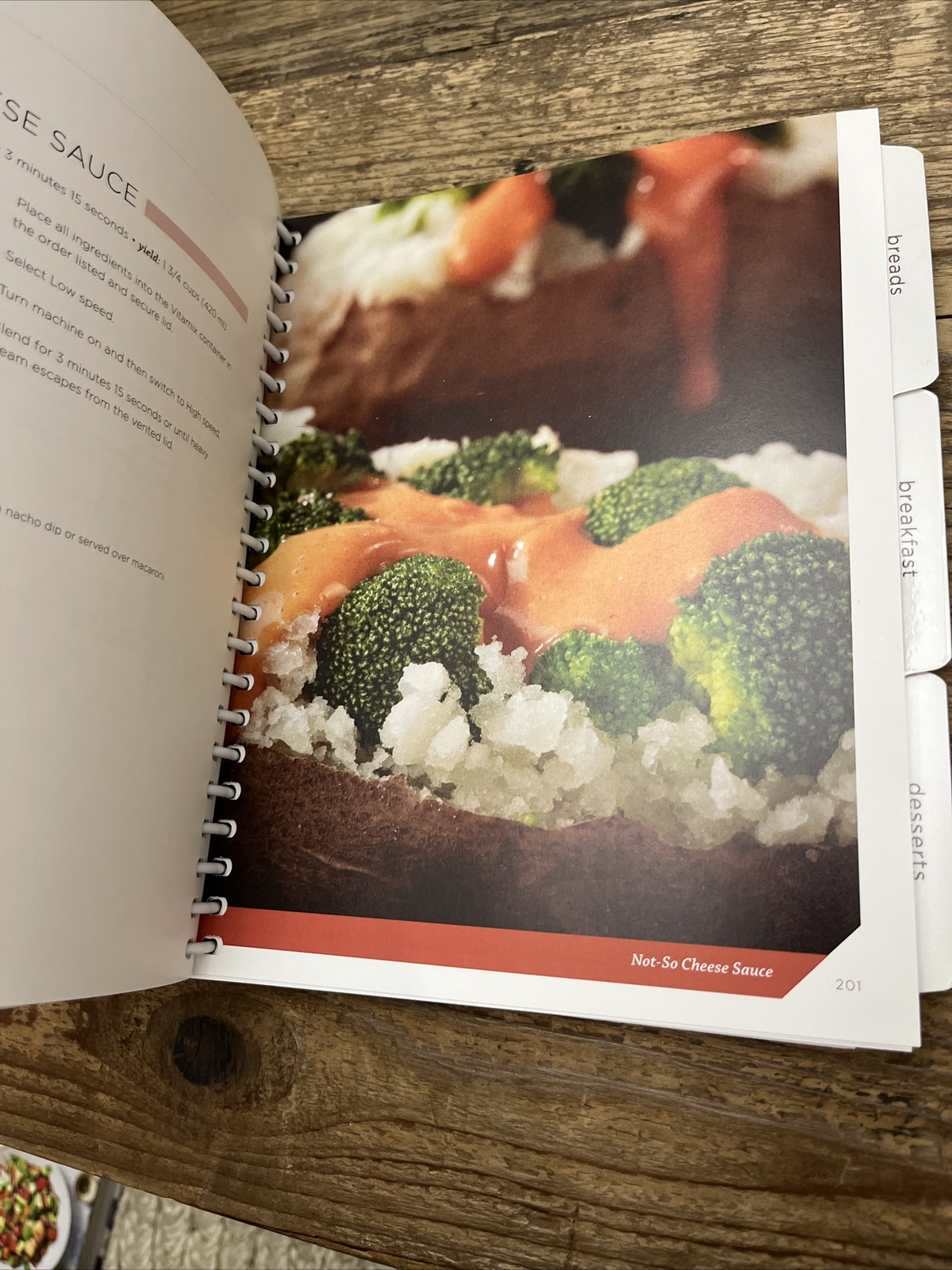 Vitamix CREATIONS Recipe Book 2012 372 Pages Cocktails Milkshakes Soups Breads