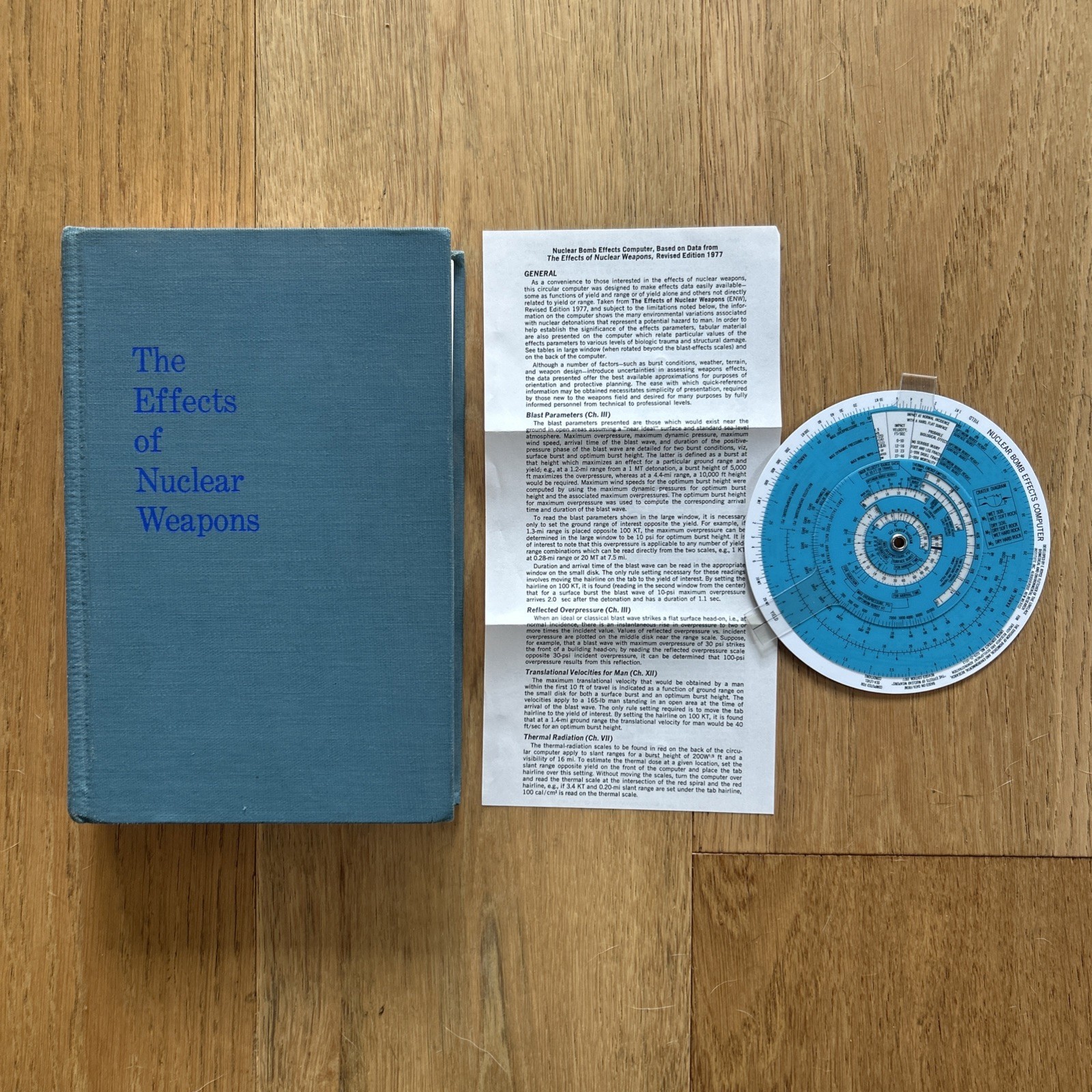 The Effects of Nuclear Weapons by Samuel Glasstone 3rd Ed 1977 with ‚computer‘