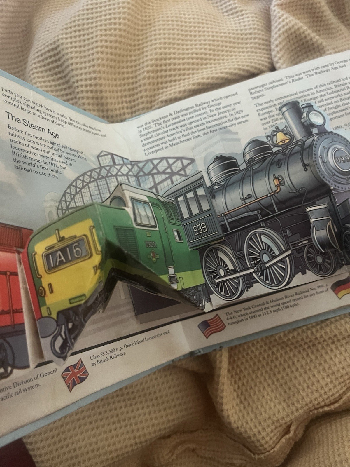 The Train Watch It Work HC Marshall, Roy|Bradley, John MODEL TRAIN KIT INCLUDED!