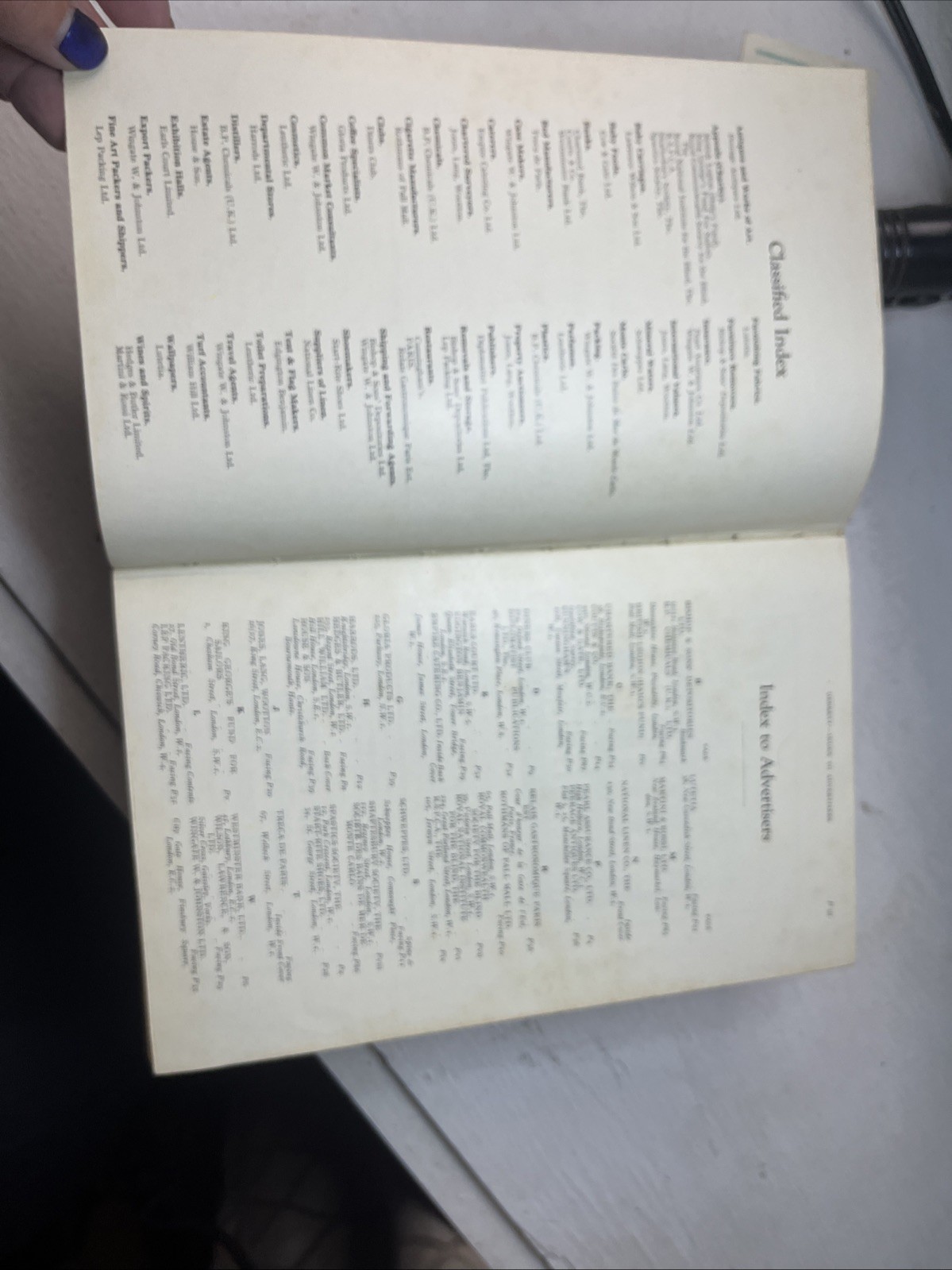 Debrett’s Peerage Baronage Knightage Companionage Hardcover Book 1968 SCHWEPPES