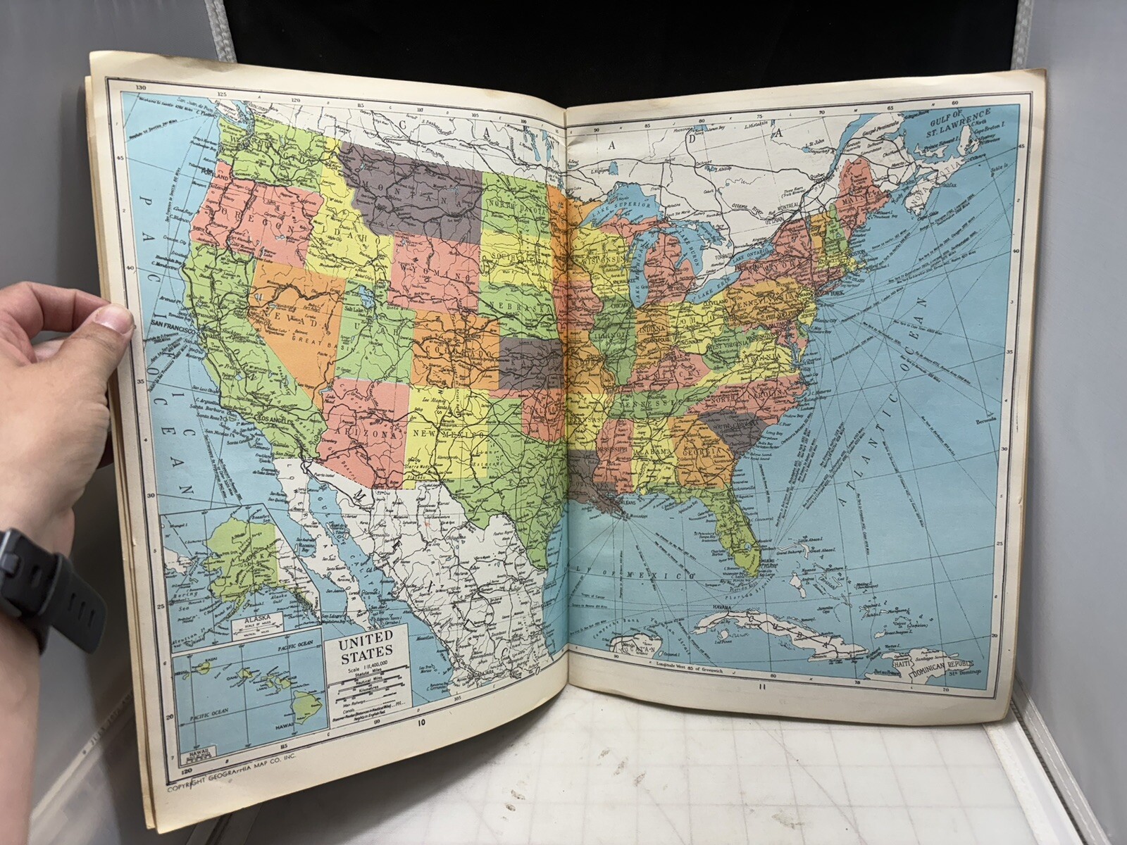 1962 Geographia World Atlas Newly Revised Edition 32 Pages Of Color Maps -MC1