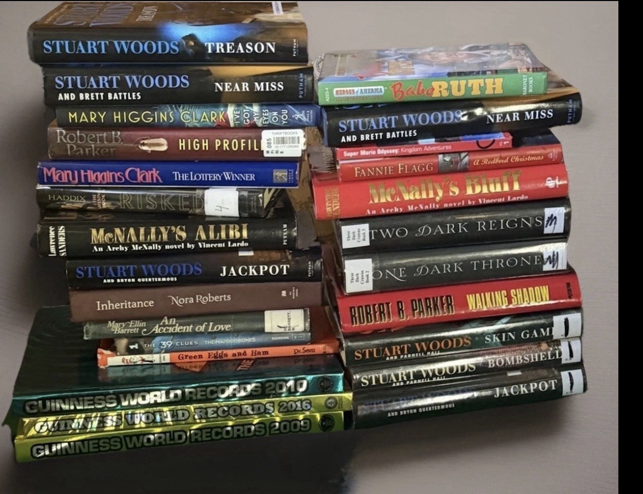 Lot 10 RANDOM Paperback Books + 5 Hardcover! Genre Mix/Suspense/Thriller/Horror