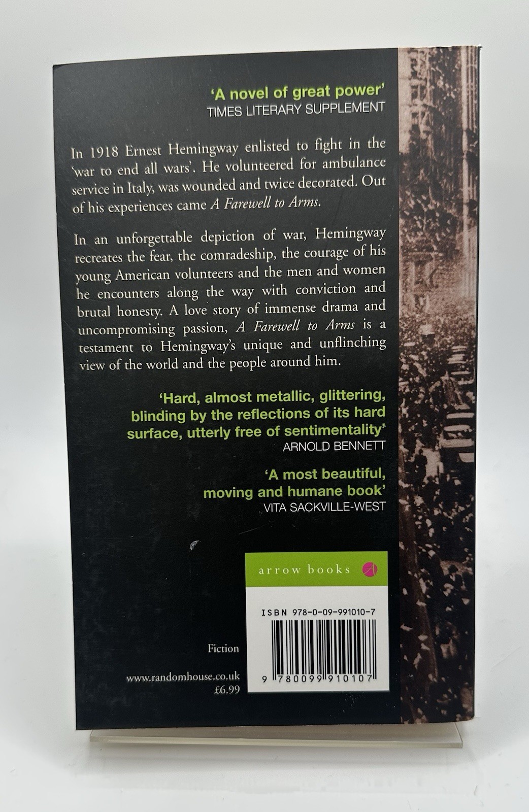 Ernest Hemingway A Farewell to Arms (Paperback) (UK IMPORT)