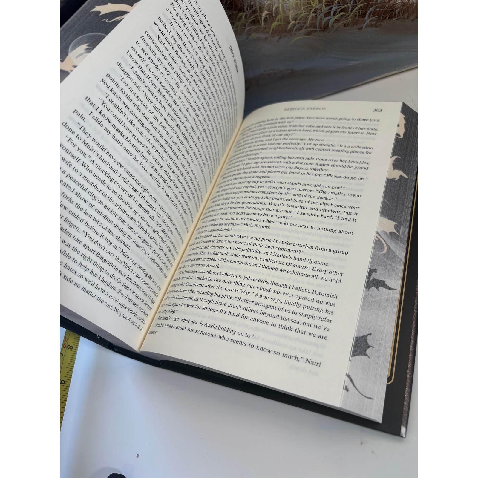 Onyx Storm Rebecca Yarros Deluxe Hardcover Sprayed Edges The Empyrean Book 3