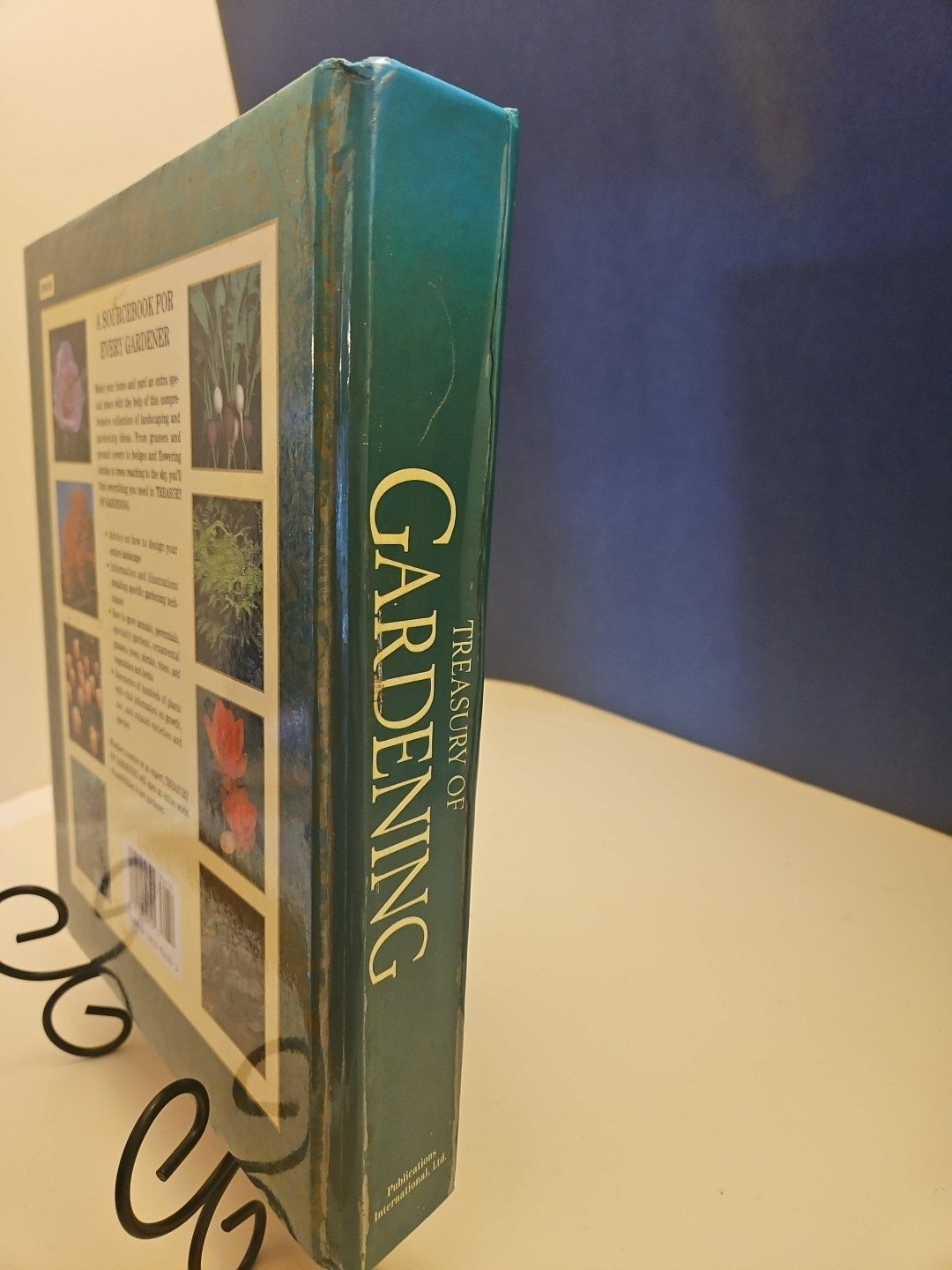 Treasury Of Gardening Hardcover Book 1994 576 Pages