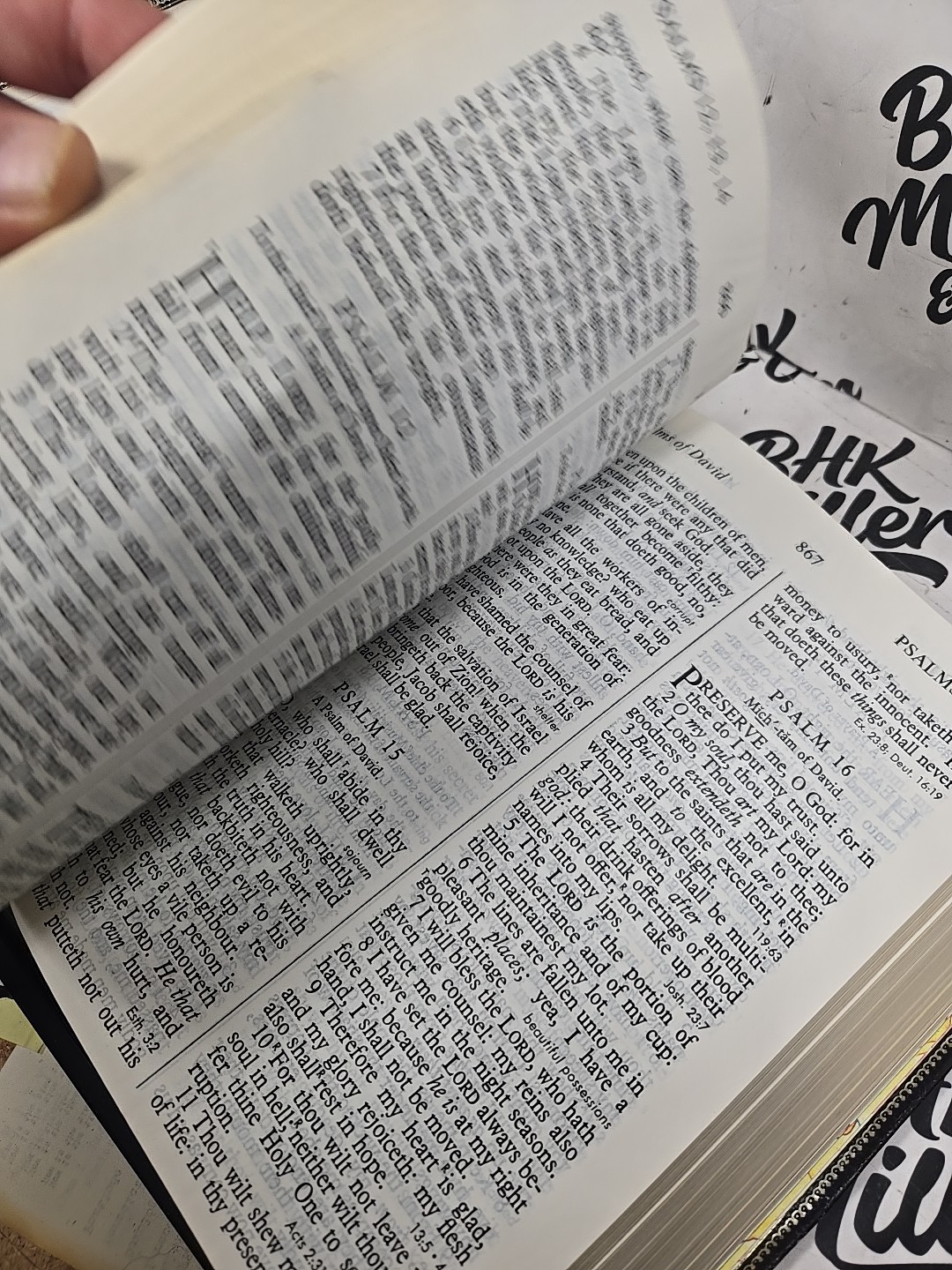 Holy Bible Reference Edition 1976 KJV Giant Print Thomas Nelson W/Bookmark