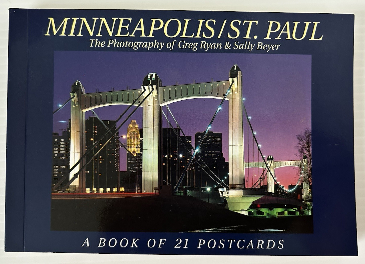 Minneapolis / St Paul Book of 21 Postcards photos by Greg Ryan, Sally Beyer 1996