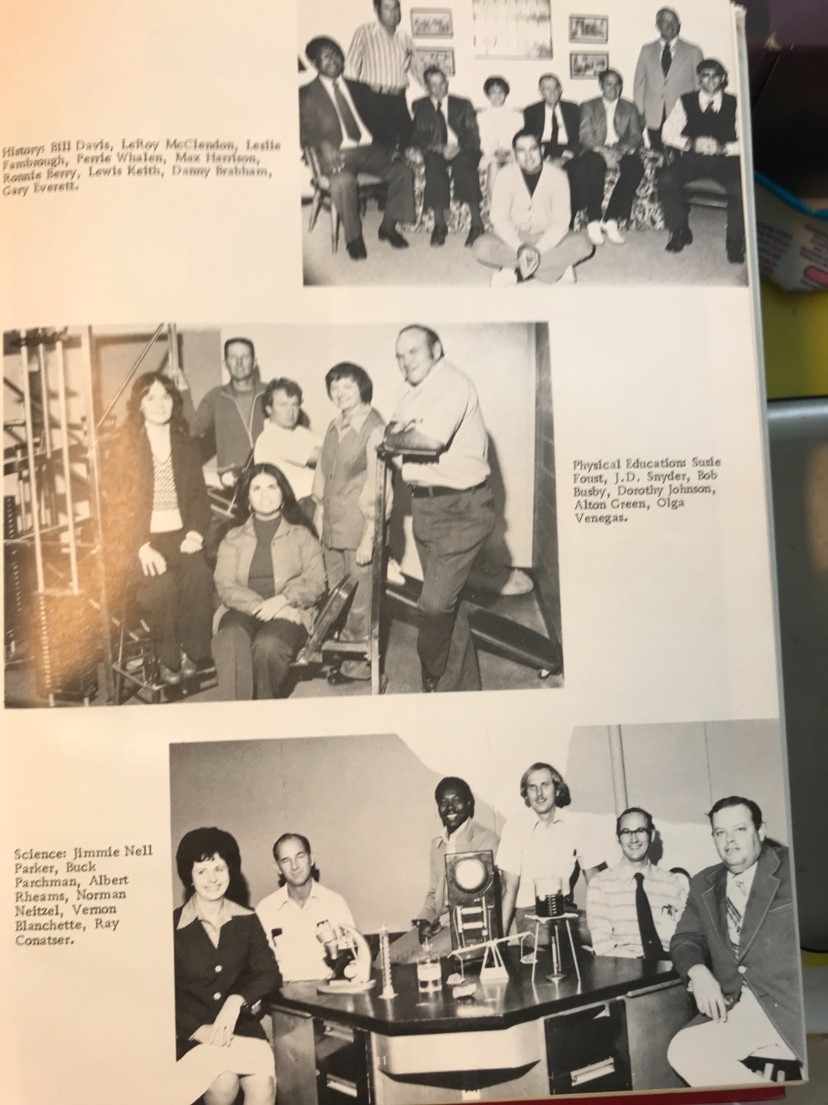 1975 The Round-Up Crockett Junior High School Yearbook, Odessa, Texas