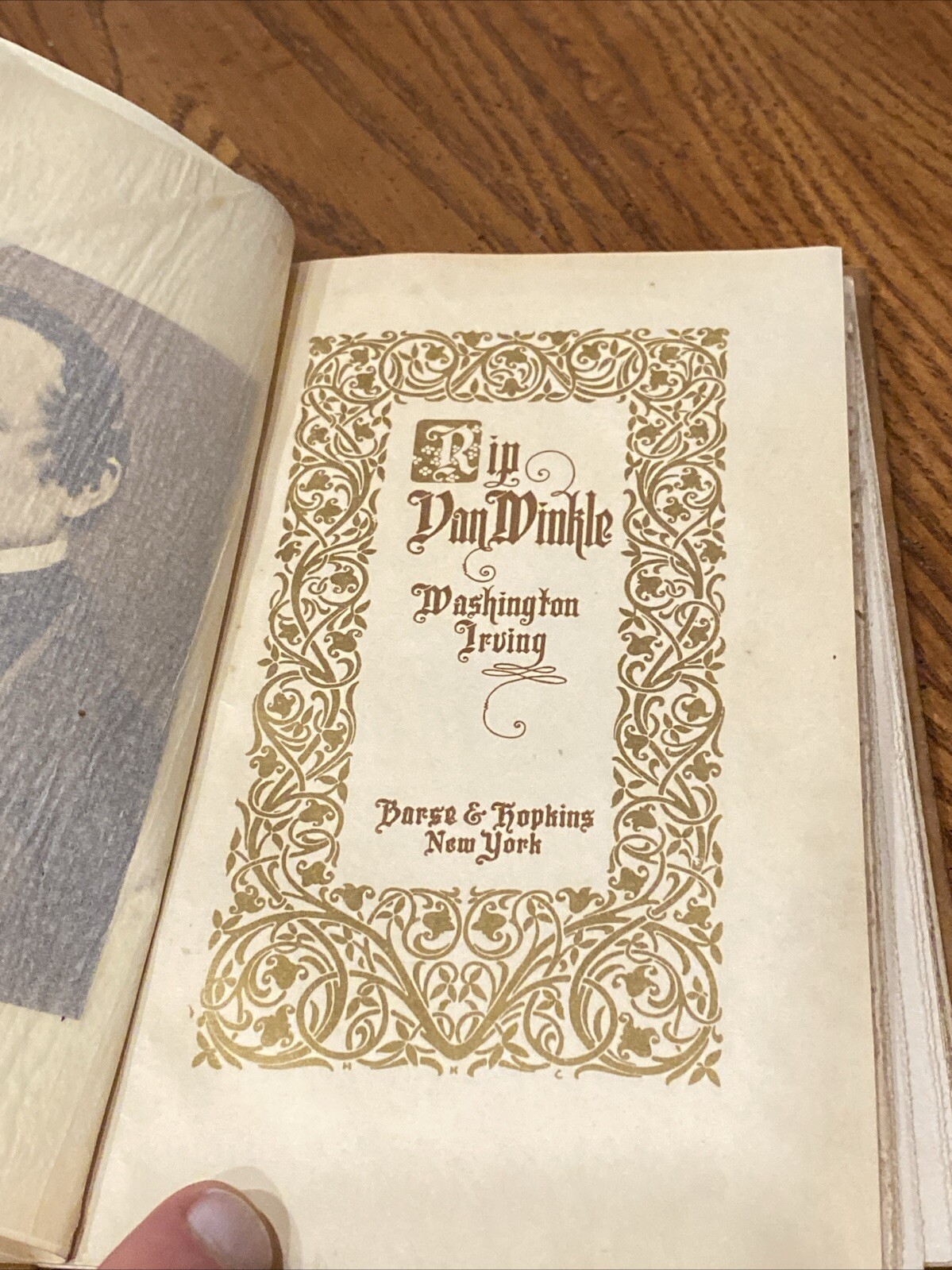 Antique RIP-VAN WINKLE BY WASHINGTON IRVIN HARD COVER BORSE & HOPKINS 47 Pages