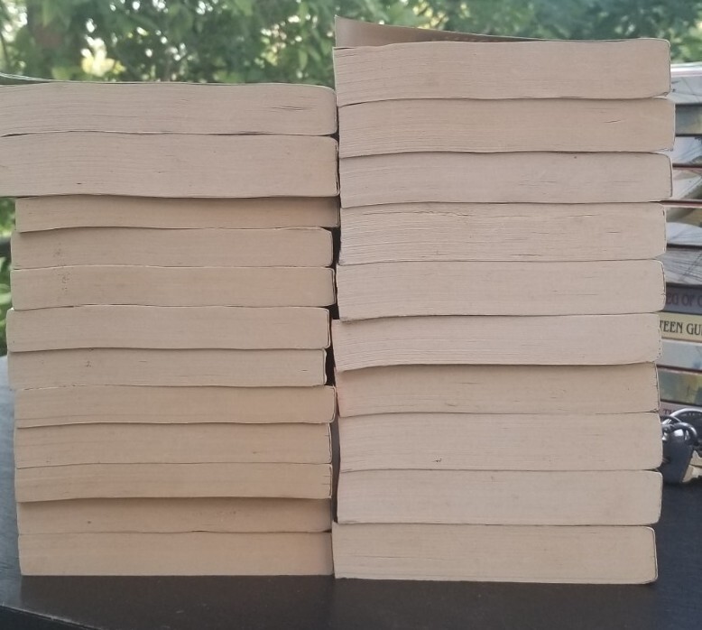 Lot Of 22 Bernard Cornwell Pb Books