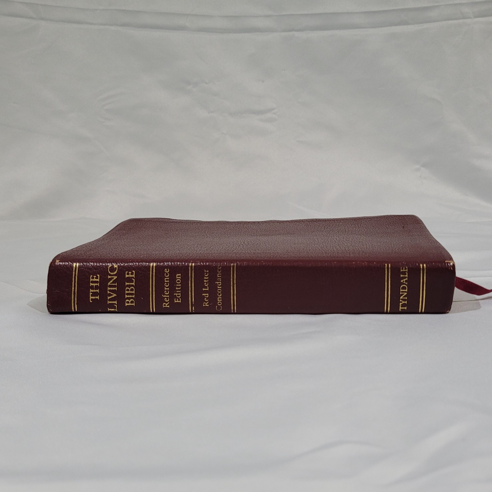 Tyndale THE LIVING BIBLE Reference Ed. Paraphrased Red Leather Bound – Nice!