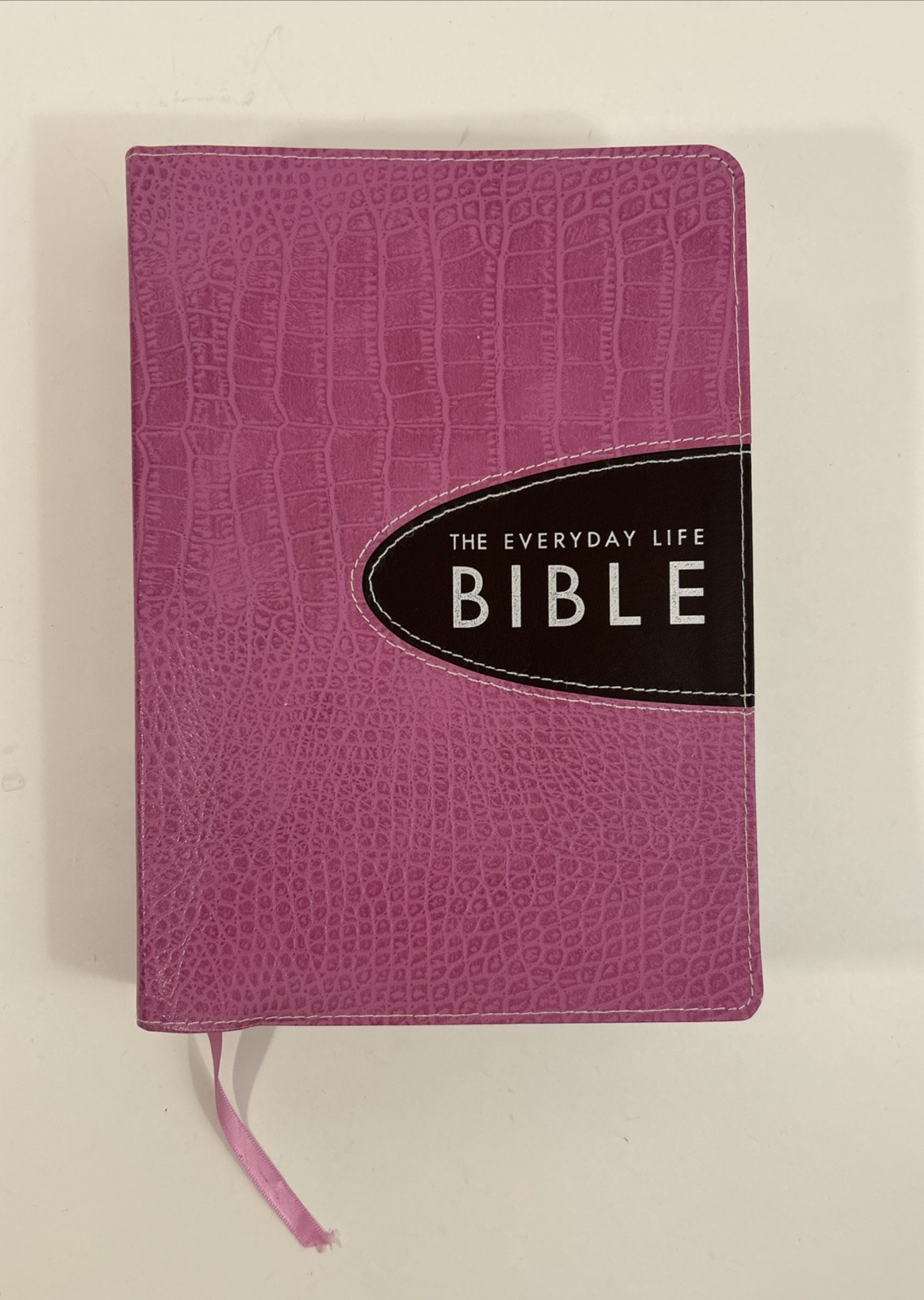 The Everyday Life Bible Fashion Edition Pink Soft Leather Cover 2009 *READ, SEE*