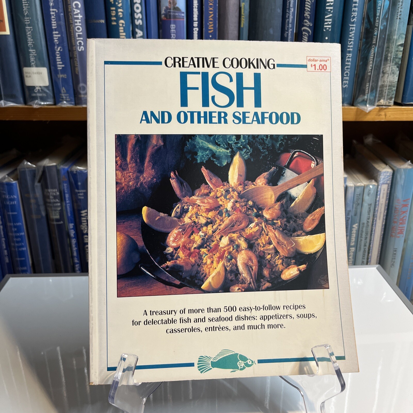 Creative Cooking: Fish and Other Seafood (1992, PB) 124 pages {Cookbook}