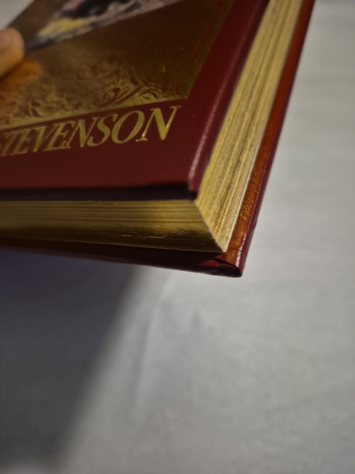 Kidnapped by Robert Louis Stevenson Trident Press 2000 Reprint Deluxe H/C Gold