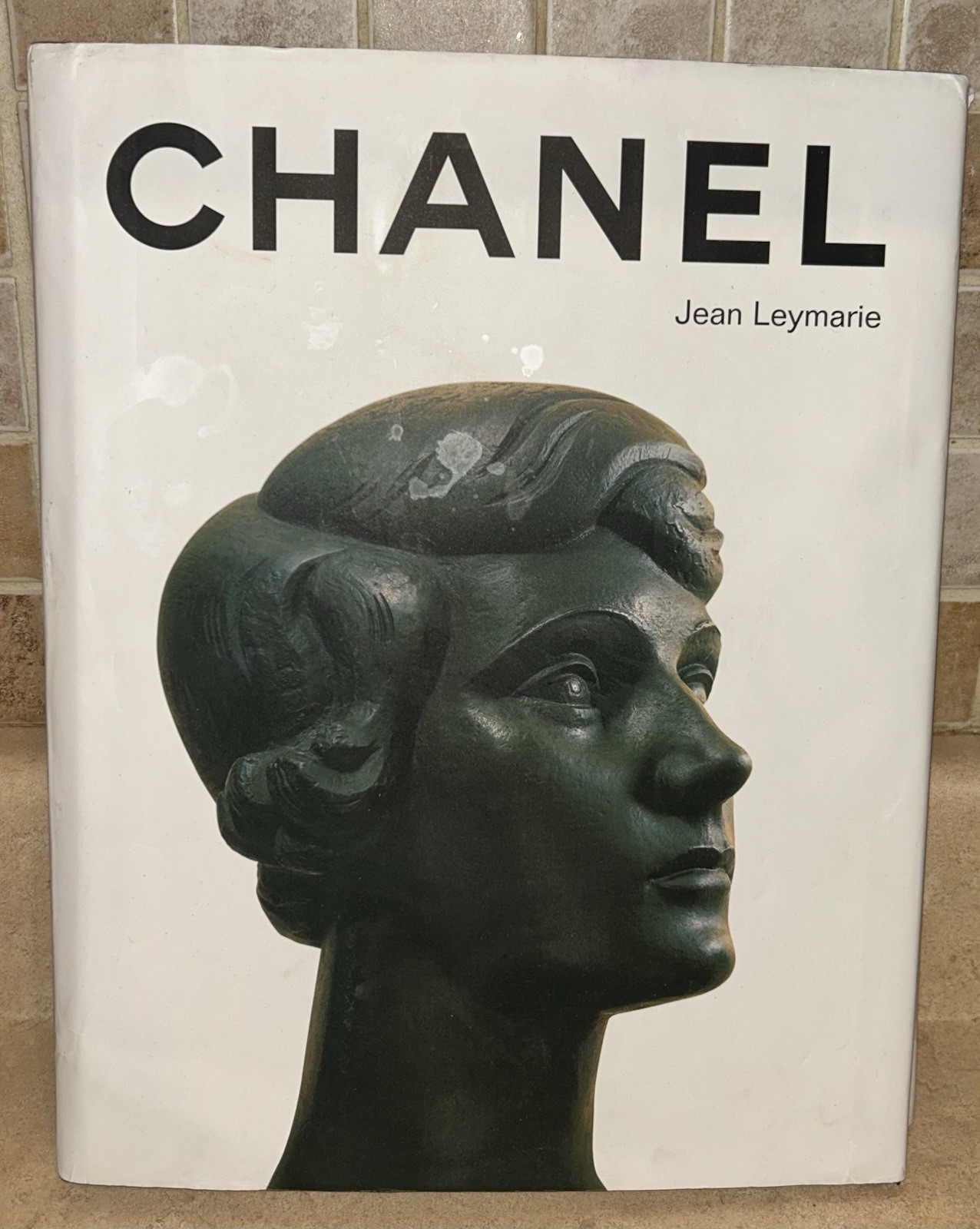 Chanel – Jean Leymarie – 2011 hardcover Preowened