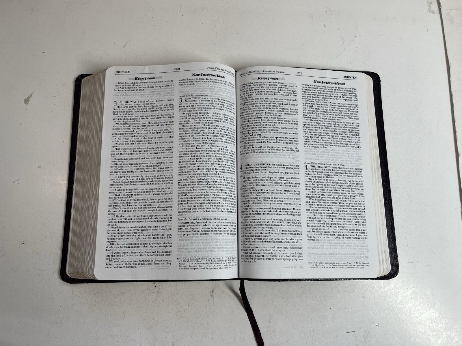 Zondervan 1985 NIV/KJV Parallel Bible Burgundy Bonded Leather (1984 NIV Text)