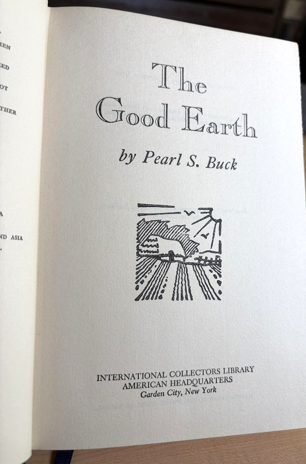Vintage The Good Earth Pearl S. Buck HC Faux Leather Black Gilt 1949 ICL USA