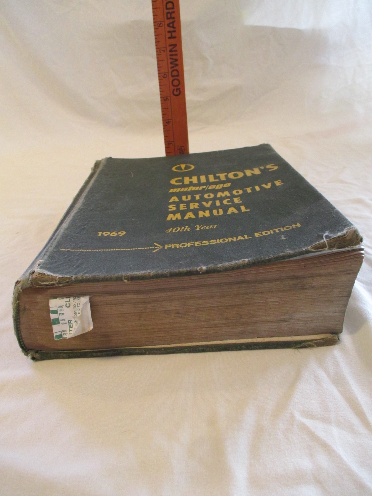 Vintage Chilton 1969 Motor Age Auto Repair Manual Hard Cover. Pro. Edition