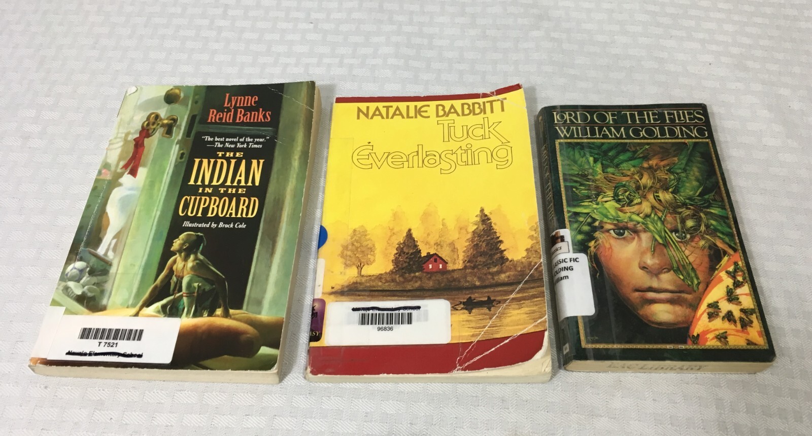 LOT OF 15 YOUNG ADULT NOVELS / MULTIPLE TITLES & AUTHORS / PAPERBACK