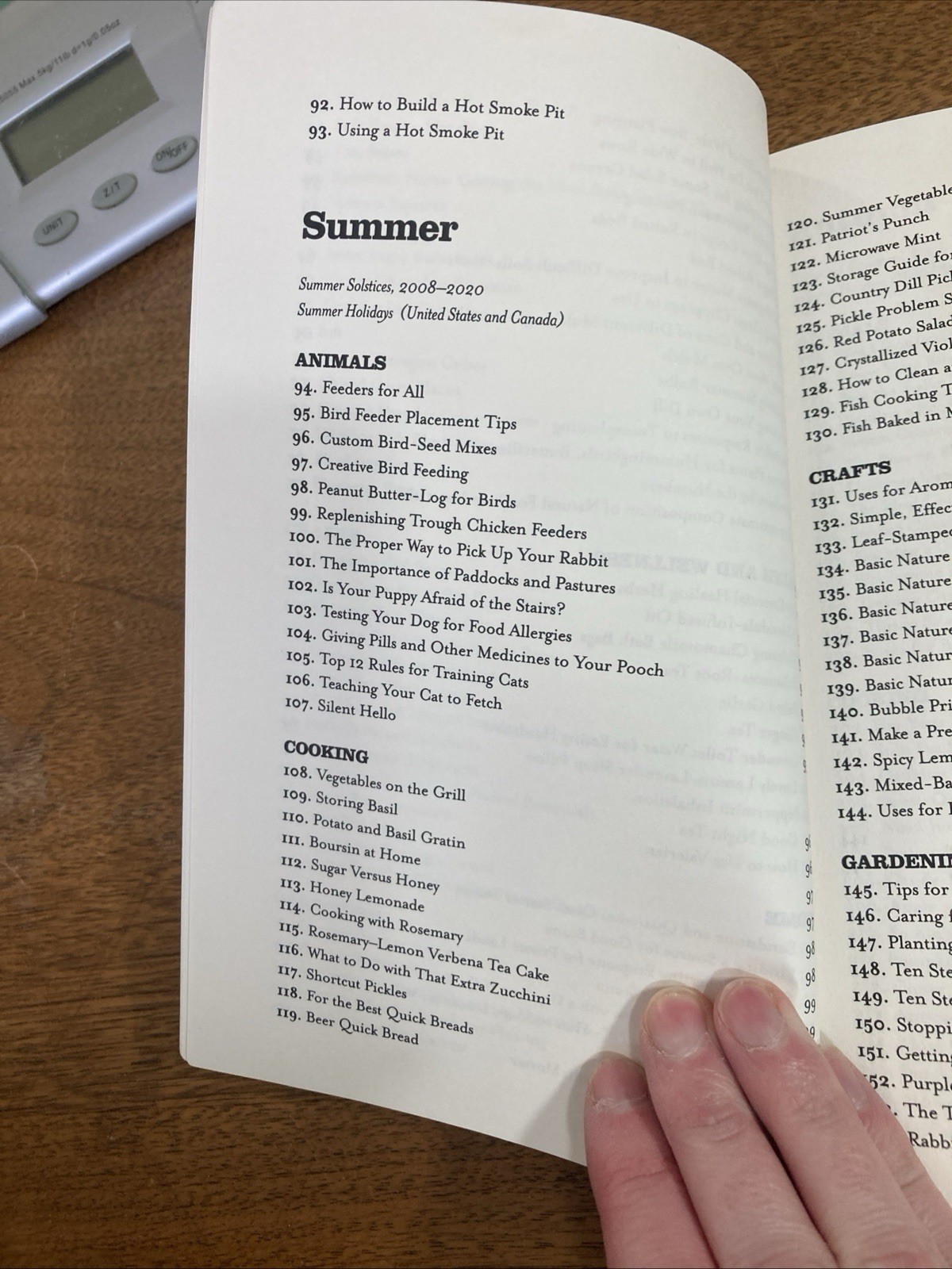 Country Wisdom Almanac : 373 Tips, Crafts, Home Improvements, Recipes… 2008