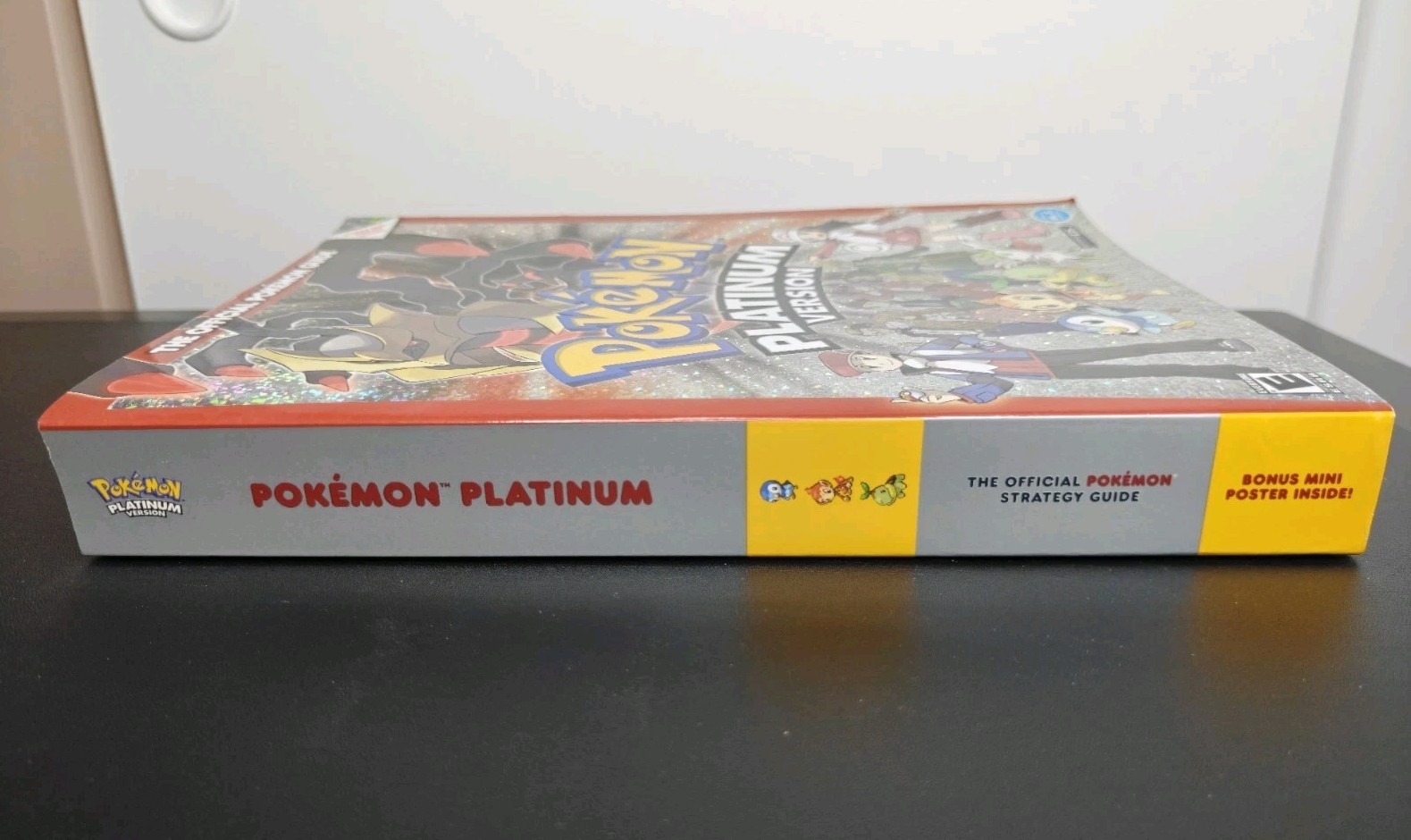 Pokémon Platinum Version The Official Strategy Guide Book 2009 w/ Map & Stickers