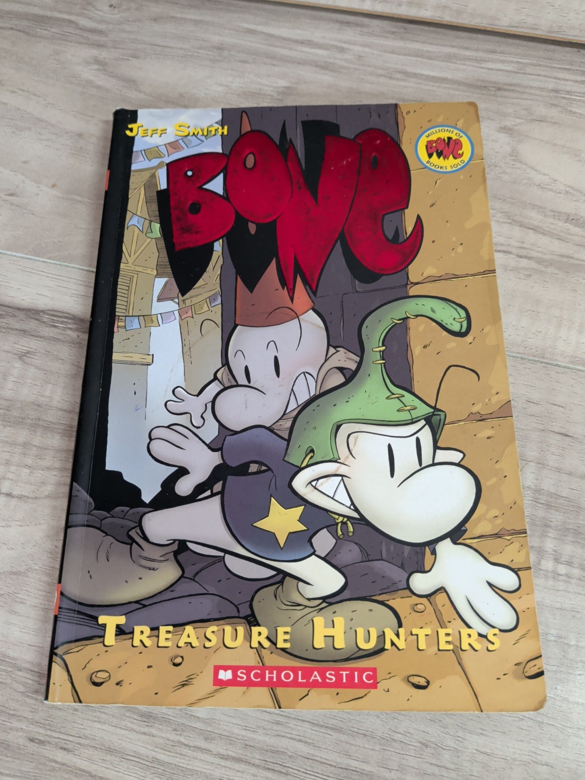 Lot of 10 BONE Graphic Novel Series by Jeff Smith Complete 1-8 & Rose Handbook