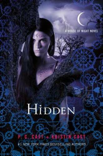 Hidden: A House of Night Novel (House of Night Novels) – Hardcover – GOOD
