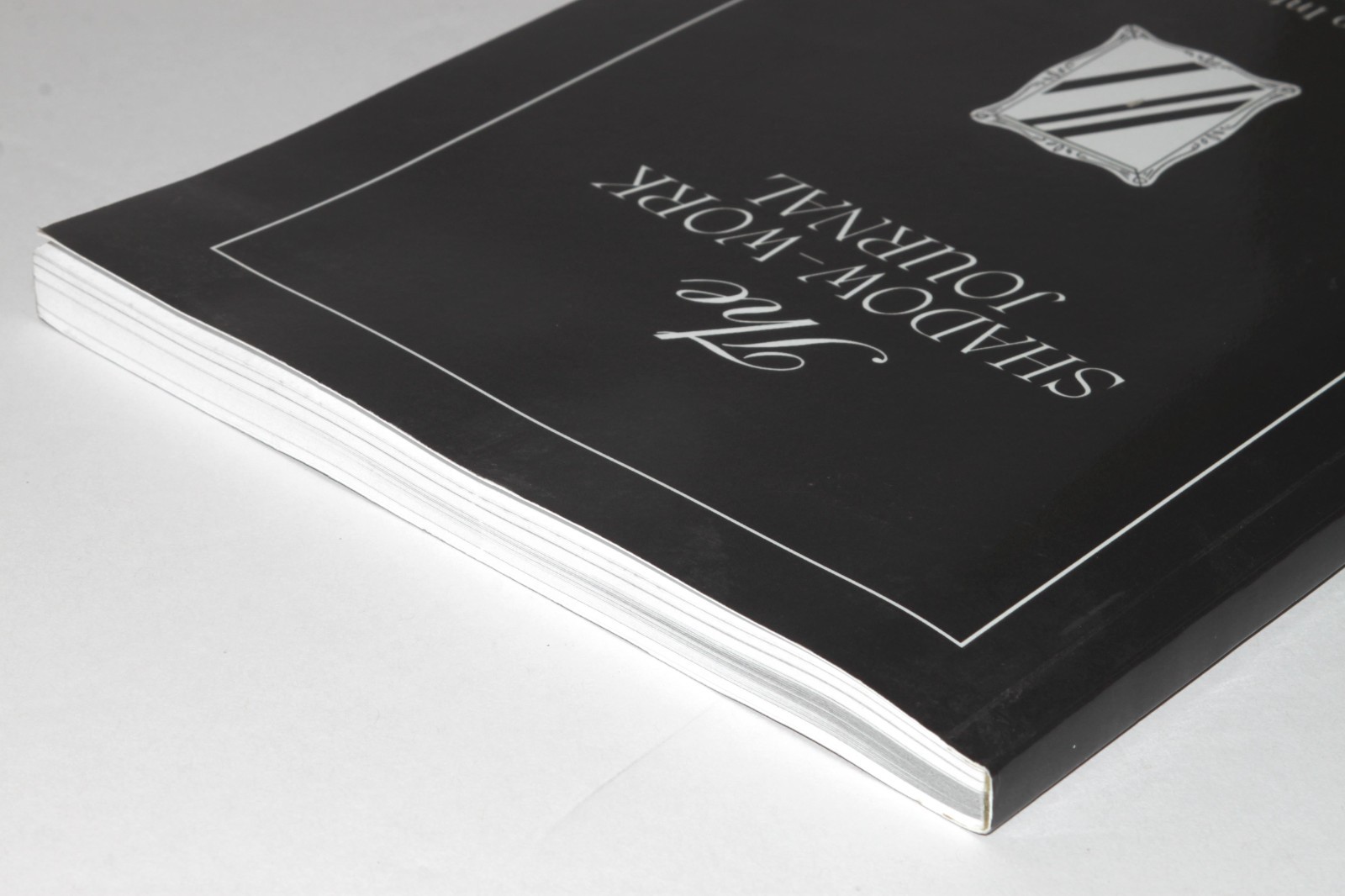 The Shadow Work Journal : a Guide to Integrate & Transcend Your Shadows (2023)