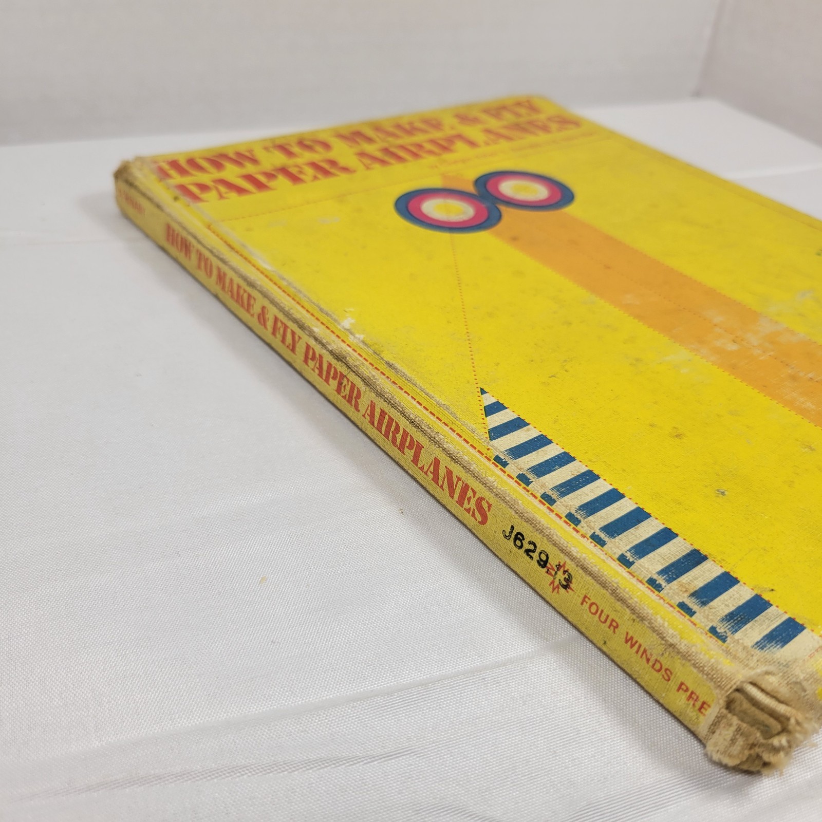 Vintage 1968 How to Make & Fly Paper Airplanes Capt. Ralph Barnaby Four Winds HB