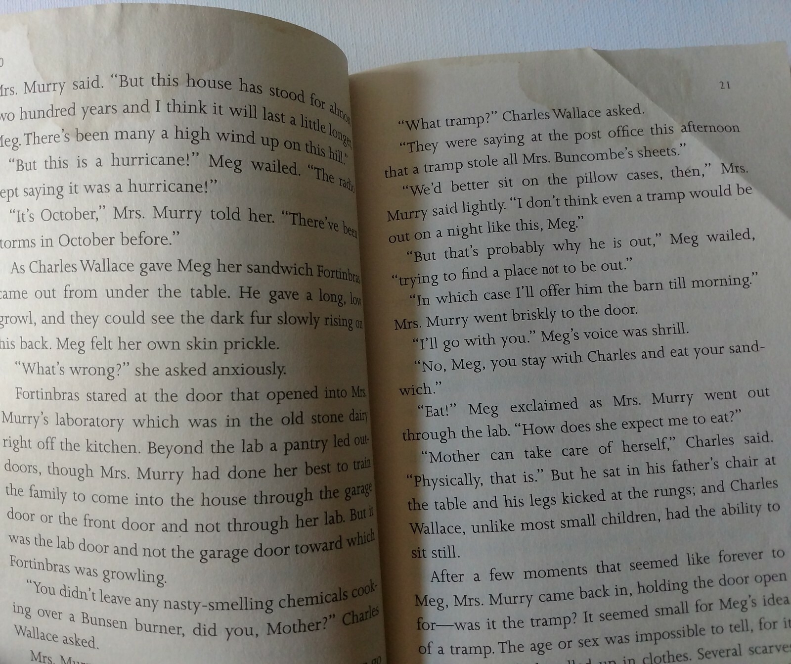 A Wrinkle in Time Quintet Ser.: A Wrinkle in Time by Madeleine L’Engle (2007,…