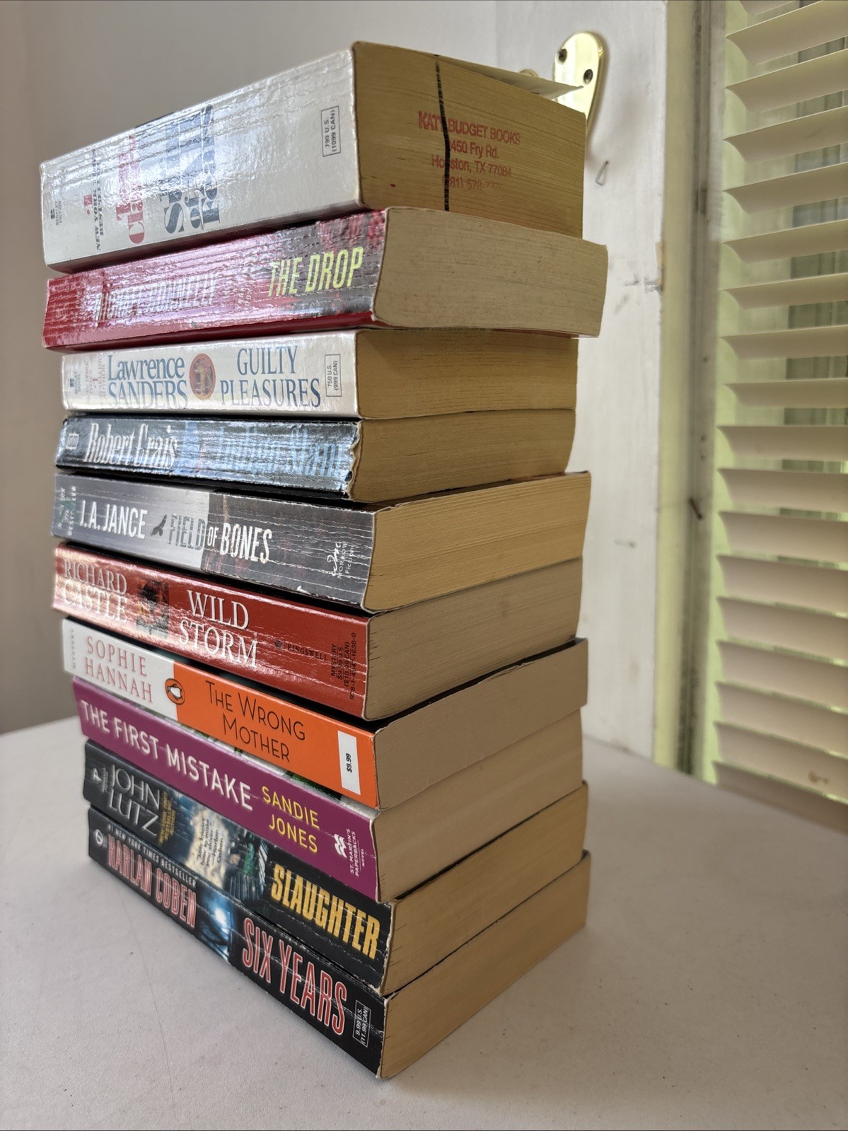 Lot of 10 – Mystery and Thrillers – Mixed Authors – FREE SHIPPING