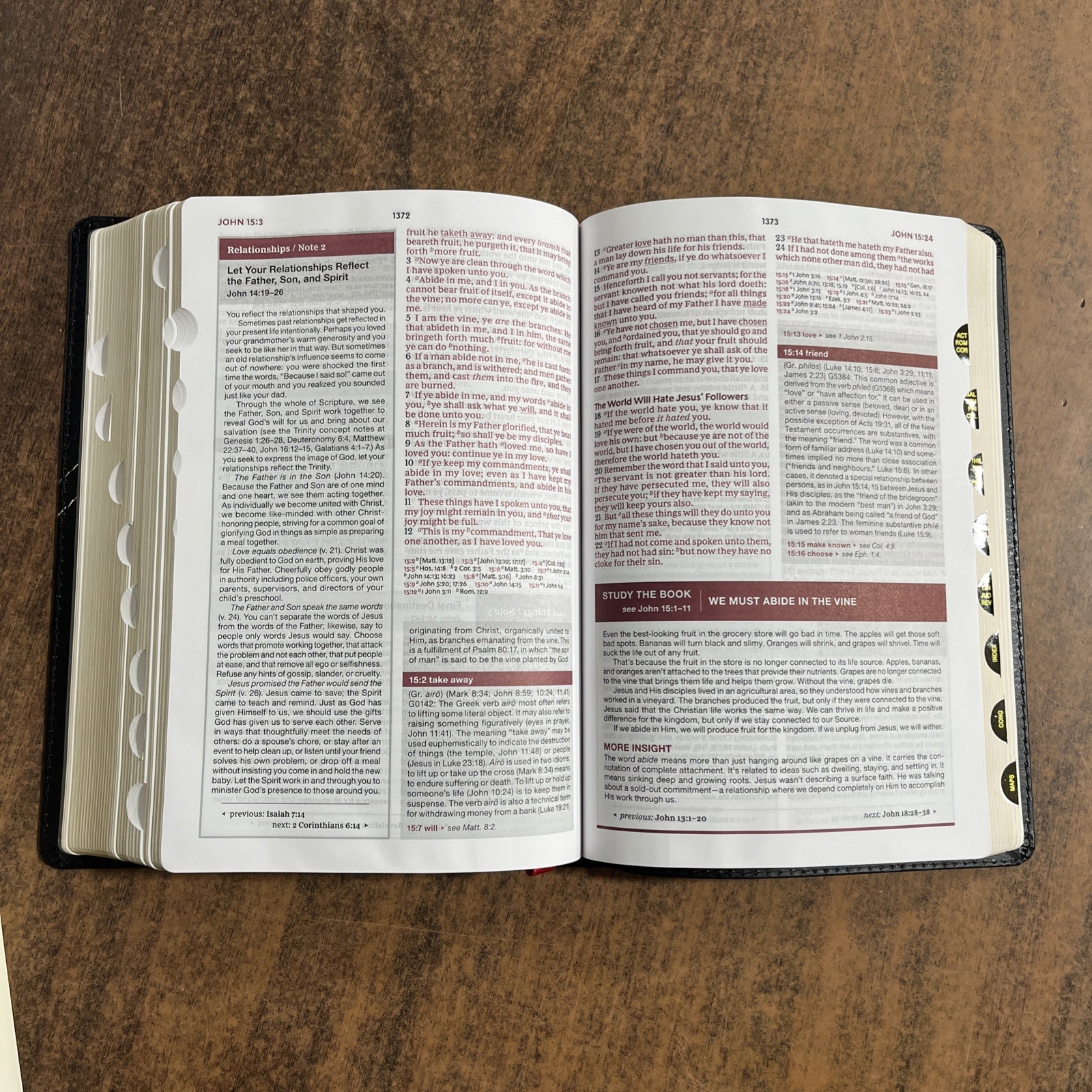KJV Word Study Reference Bible Thumb Indexed – $104.99 Retail – Bonded Leather