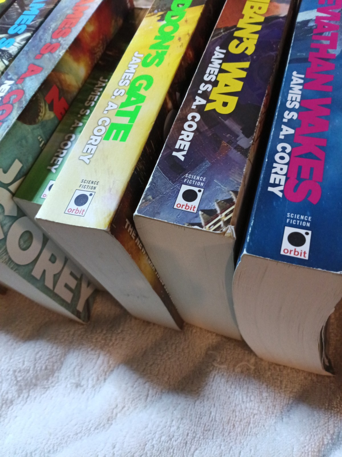 The Expanse Series Vol 1–8 Paperback Set Lot James S.A. Corey Sci-Fi