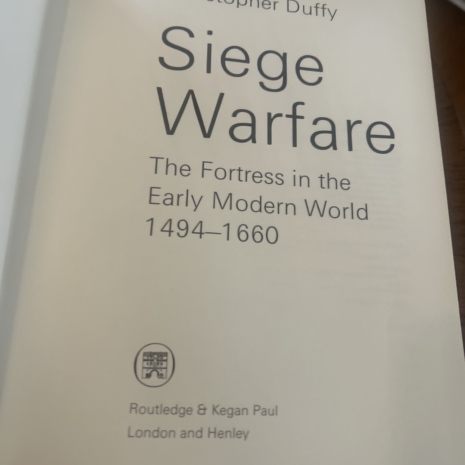 Siege Warfare : The Fortress in the Early Modern World, 1494-1660 HCDJ 1st Ed VG