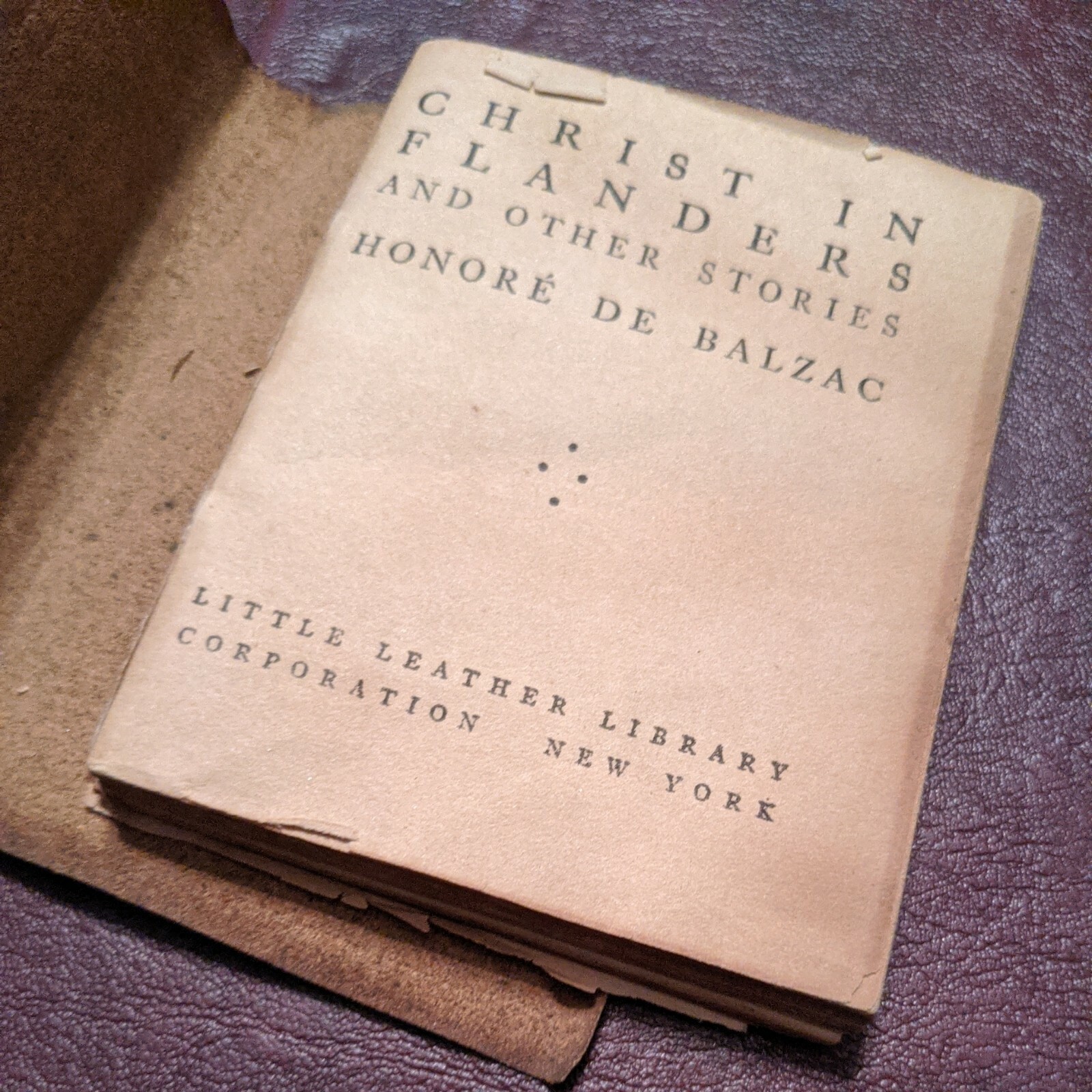 CHRIST IN FLANDERS „LITTLE LEATHER LIBRARY“ Vintage Book