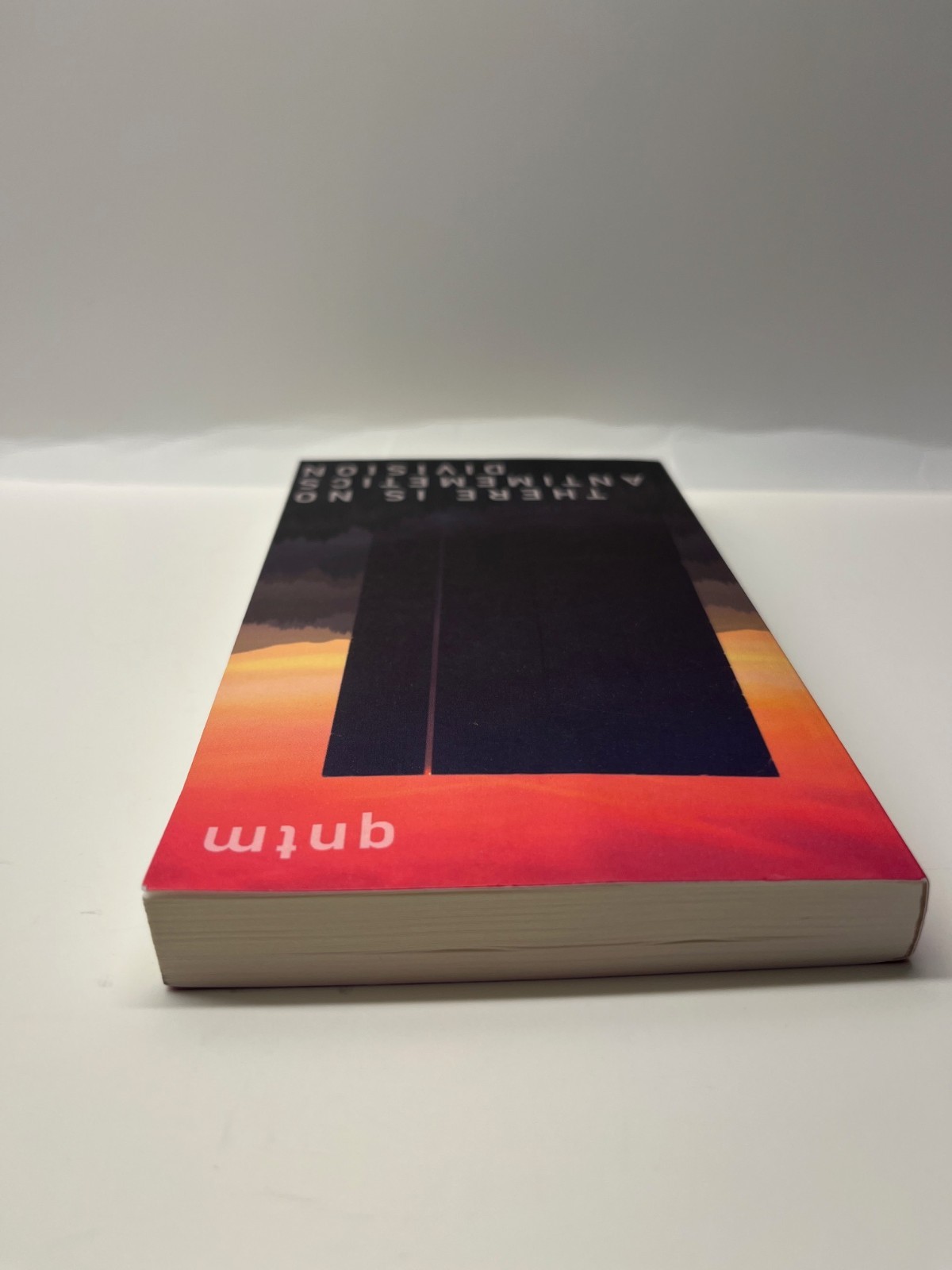 THERE IS NO ANTIMEMETICS DIVISION QNTM 1ST EDITION 1ST PRINT PAPERBACK BOOK OOP