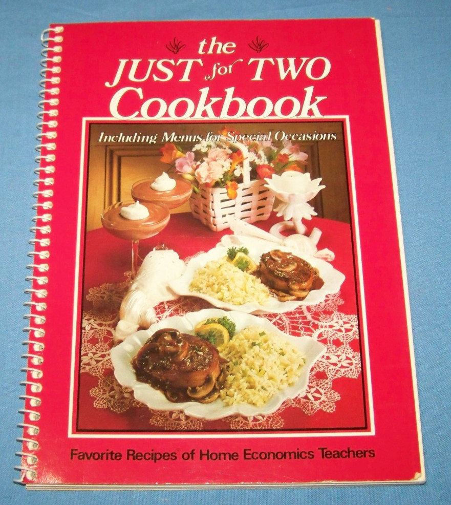 Vtg Set Of 4 CookBook Collectibles. Favorite Recipes Press 1985