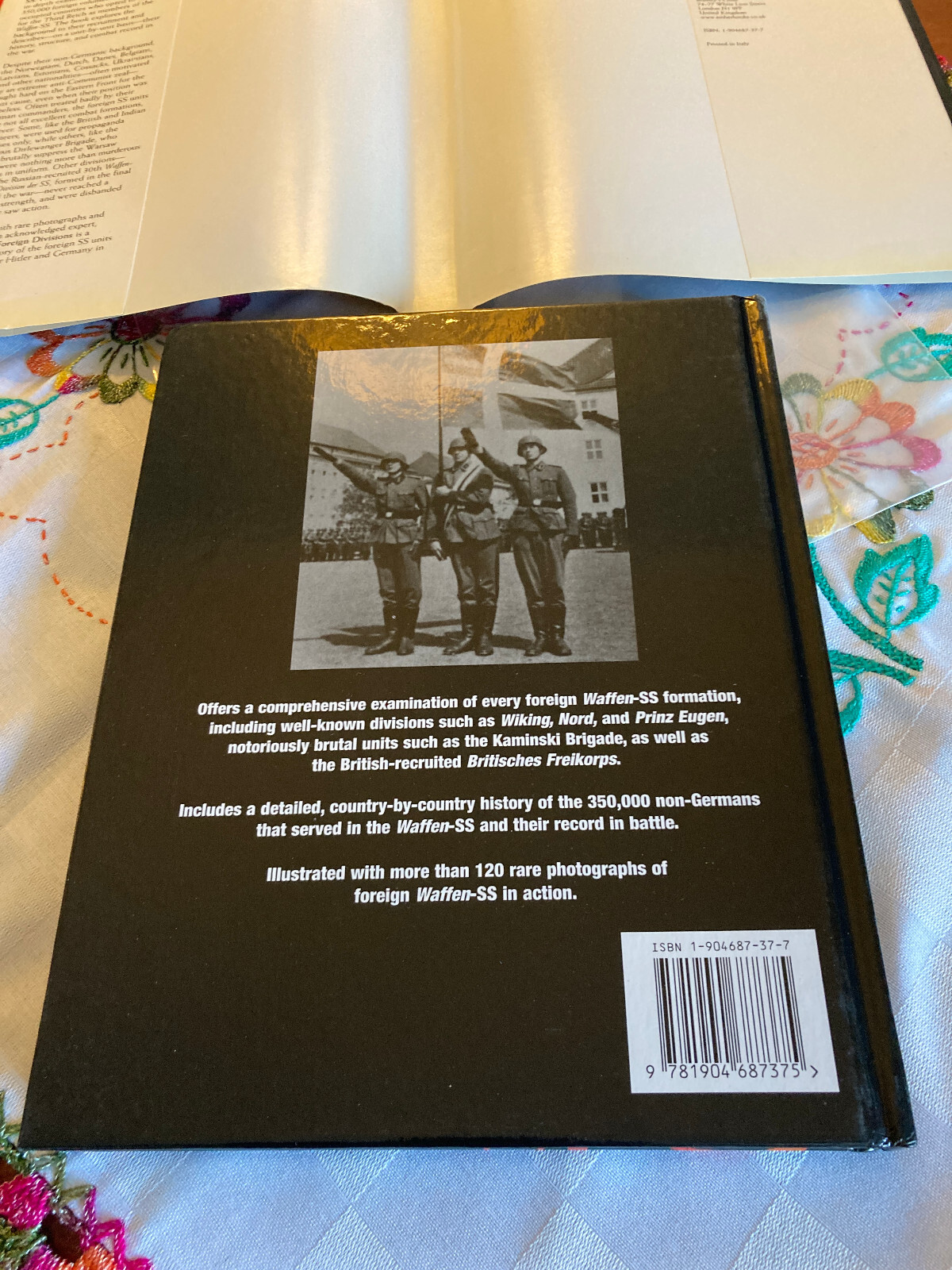 CHRIS BISHOP Hitler’s Foreign Divisions 1940 SS Volunteers ©2005 Amber Books Ltd
