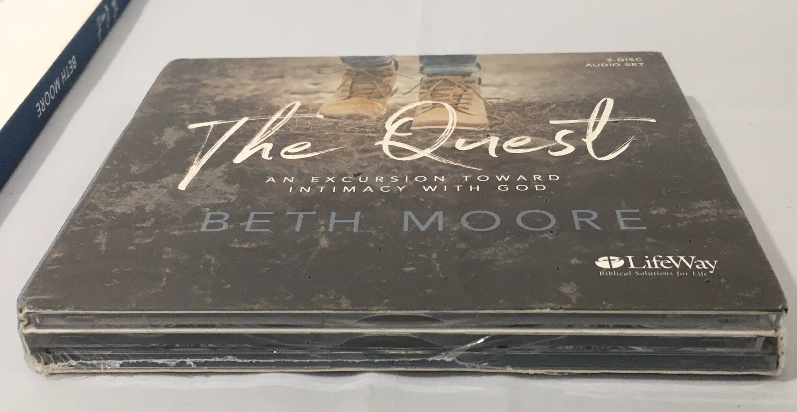 Beth Moore Bible Study Book Set The Quest 6 Sessions 3 Audio CDs LifeWay