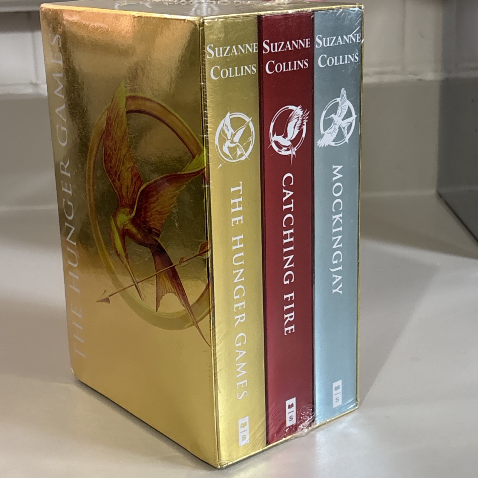 The Hunger Games Box Set Foil Edition Books Paperback Catching Fire NEW SEALED