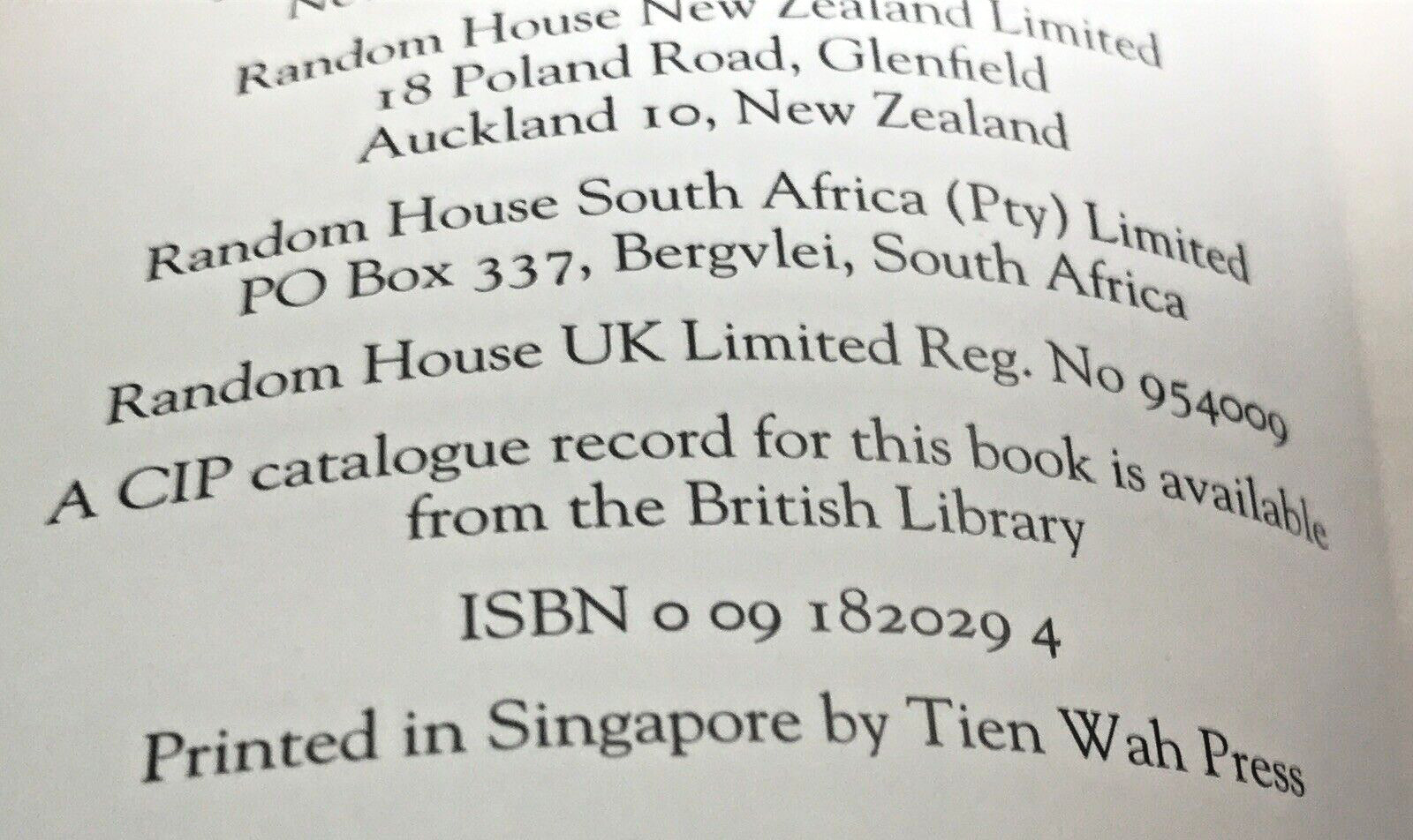 Traditional Hymns 1st by Ebury Press Printed Singapore Tien Wan Press HC LN Exc