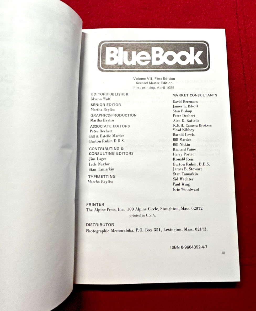 Blue Book Illustrated Price Guide to Collectible and Useable Cameras 2nd Mast Ed